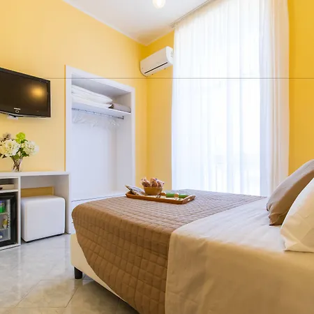 Bed & Breakfast Trianon 4*