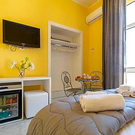 Trianon Bed and Breakfast 4*