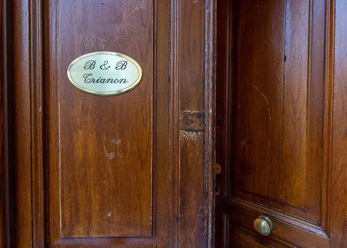 Trianon Nocleg ze śniadaniem