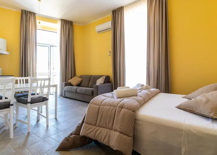 Nocleg ze śniadaniem Trianon 4*