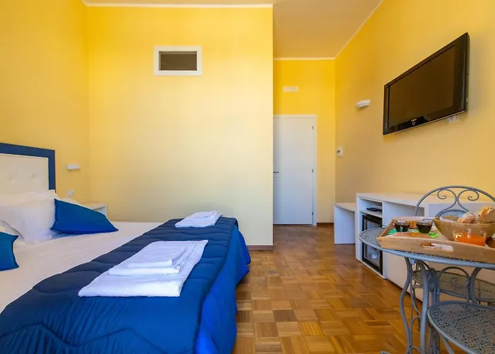 Trianon Nocleg ze śniadaniem 4*