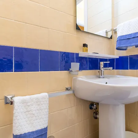 Trianon Couette-café 4*